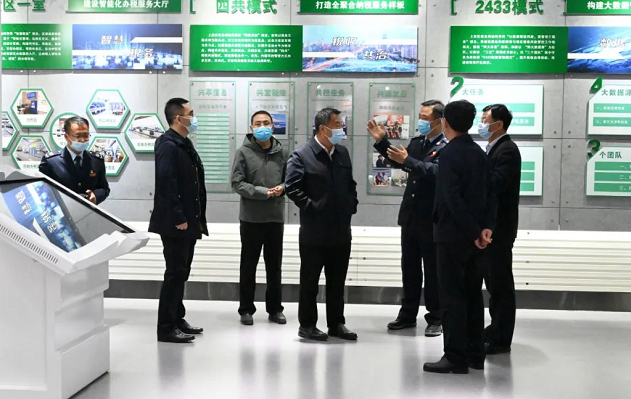 【集团要闻】威廉希尔中文网站一行到上党区税务办税服务厅参观学习