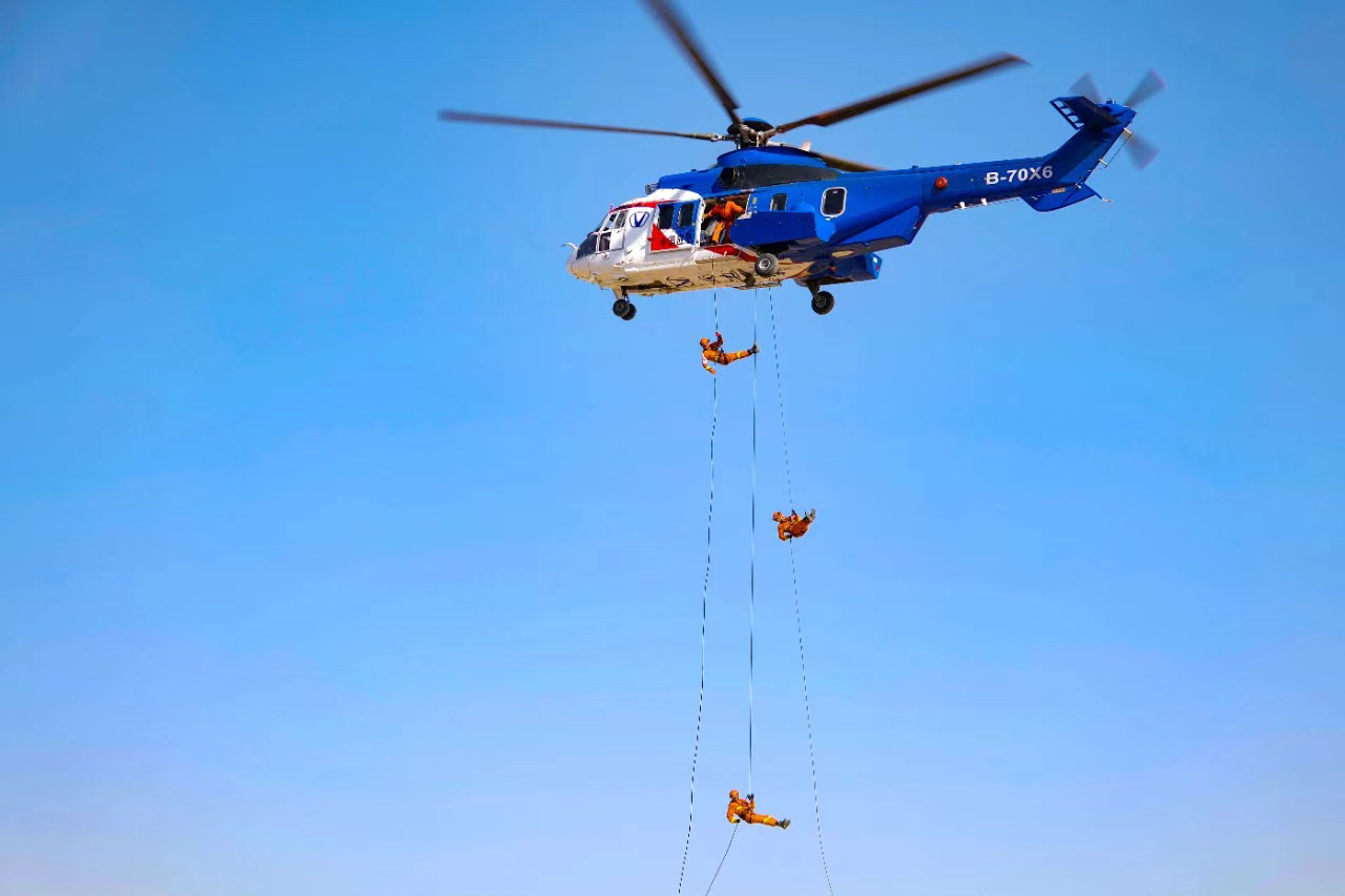 成功通航新疆救援练“神兵” 巴州支队天山演练展“神威”