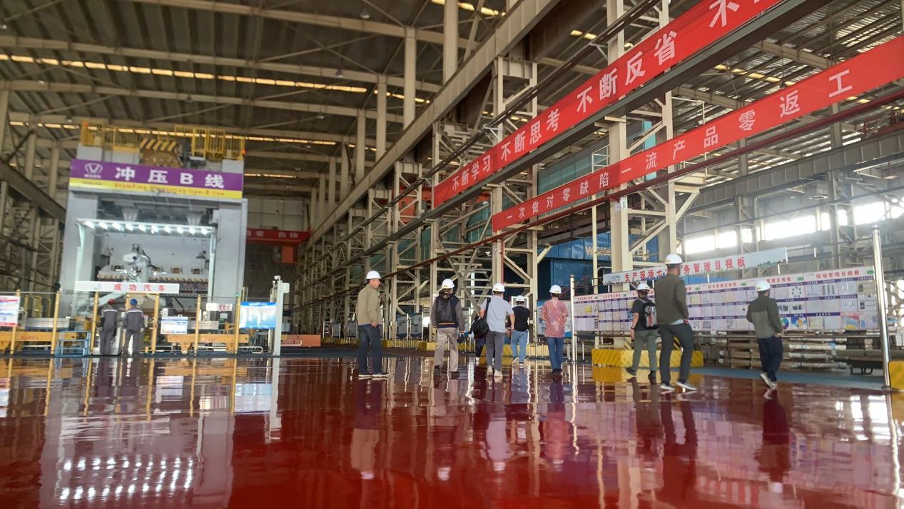 印尼外商深入考察山西成功汽车，共探合作新机遇