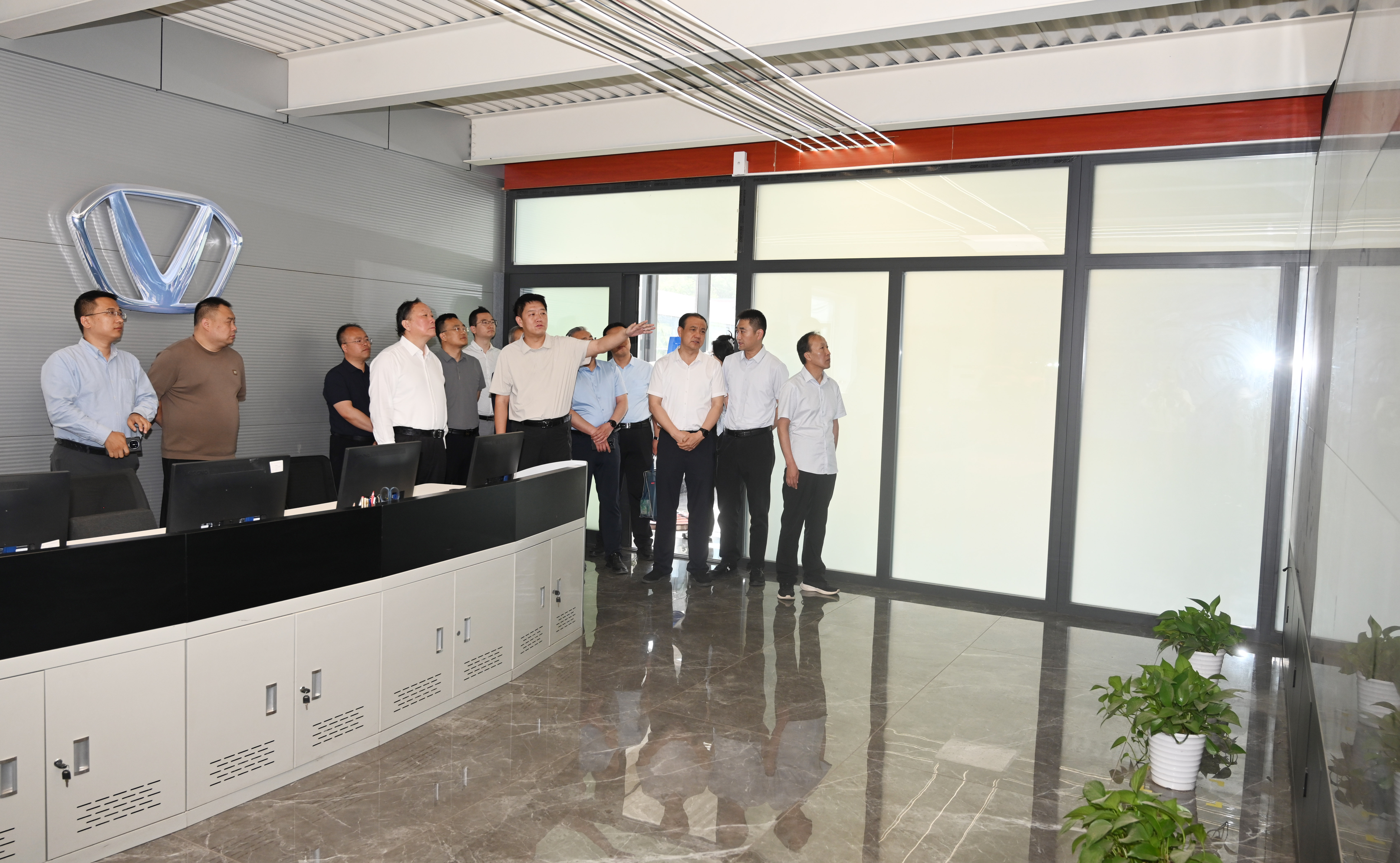 山西省政协党组副书记徐广国一行莅临威廉希尔中文网站进行专题调研‌