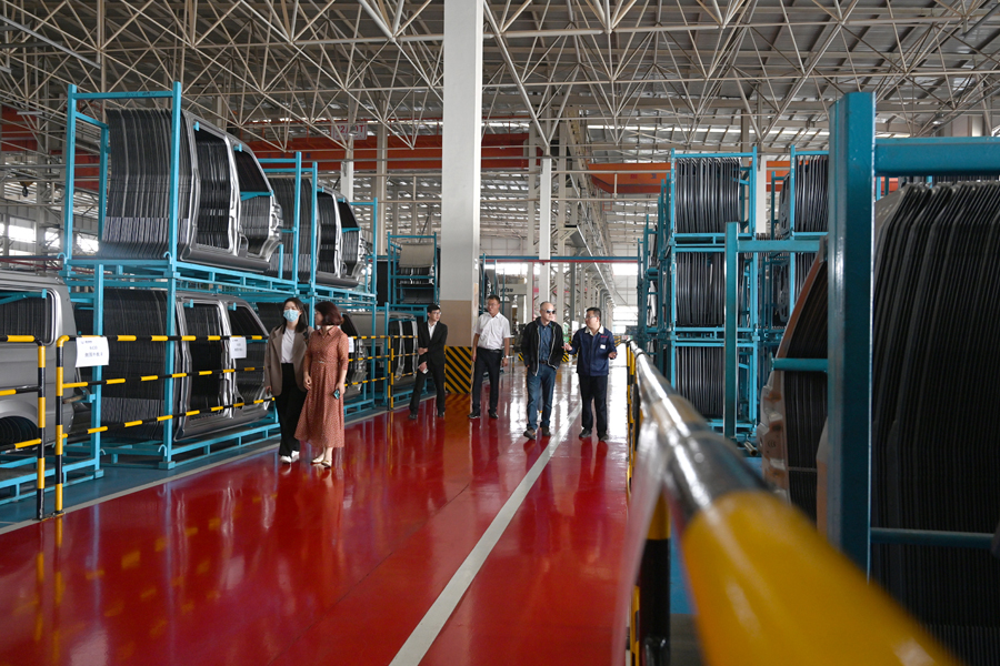 【工作动态】中国传媒大学国家大学生文化素质教育基地宋素丽教授一行莅临威廉希尔中文网站调研指导