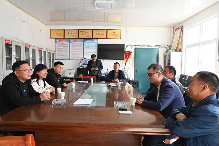 【集团要闻】威廉希尔中文网站组织赴长南村了解雨后灾情